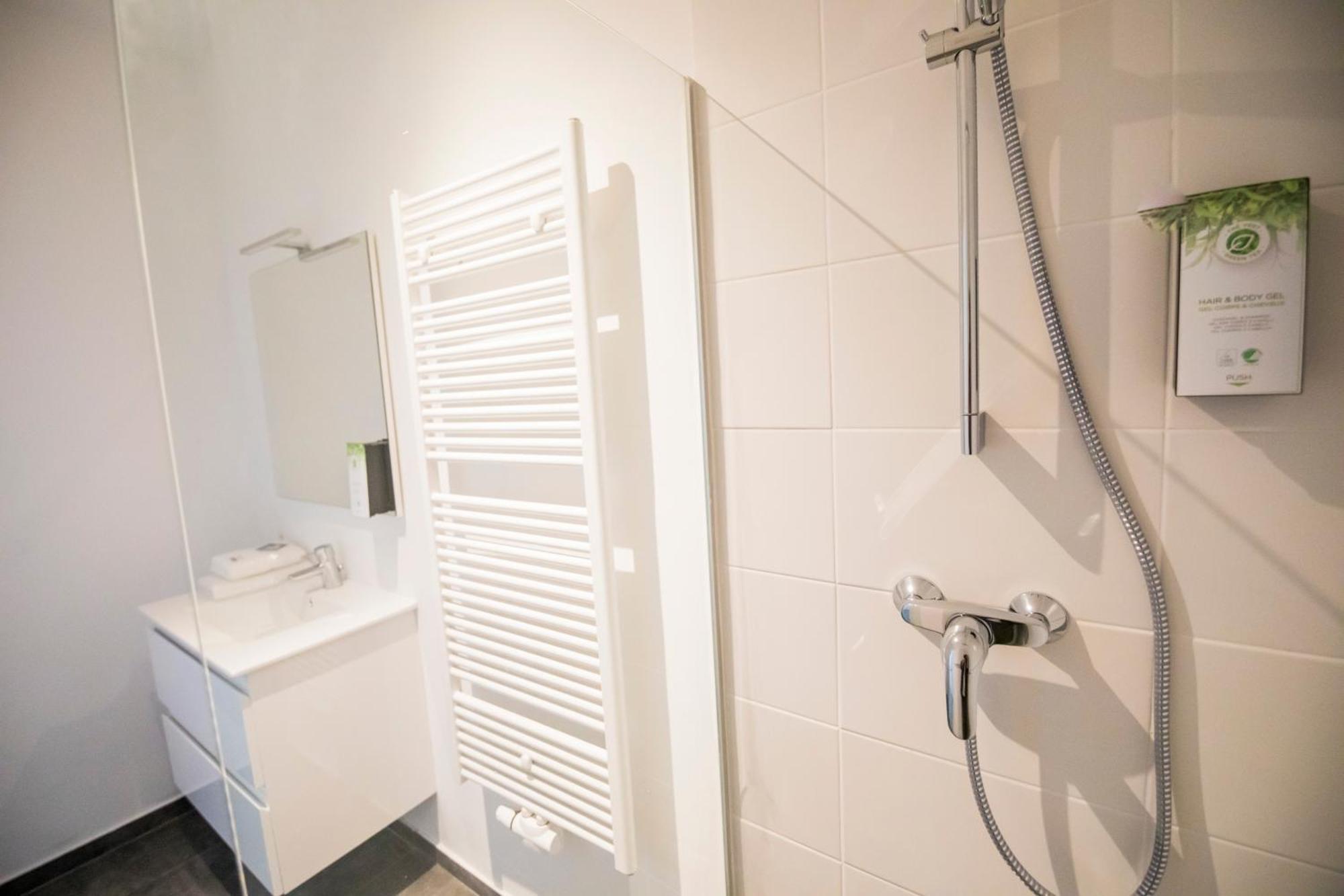 Travelease - Midi Bed & Breakfast Brussels Exterior photo